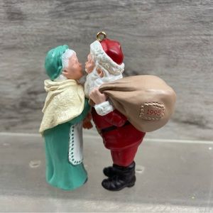 Mr. & Mrs. Claus Santa  “Christmas Eve Kiss” Hallmark Collector’s Series 1995